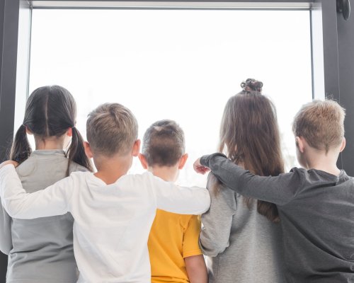group-children-posing-together